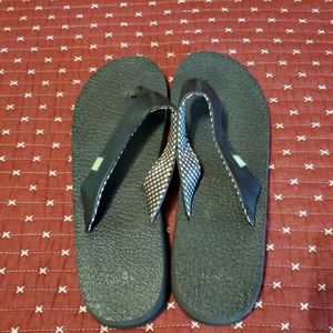 Sanuk Flip Flops